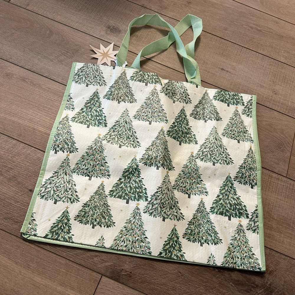 Homegoods TJMaxx Marshalls Viral Christmas Tree Print Shopper Tote Bag NWT